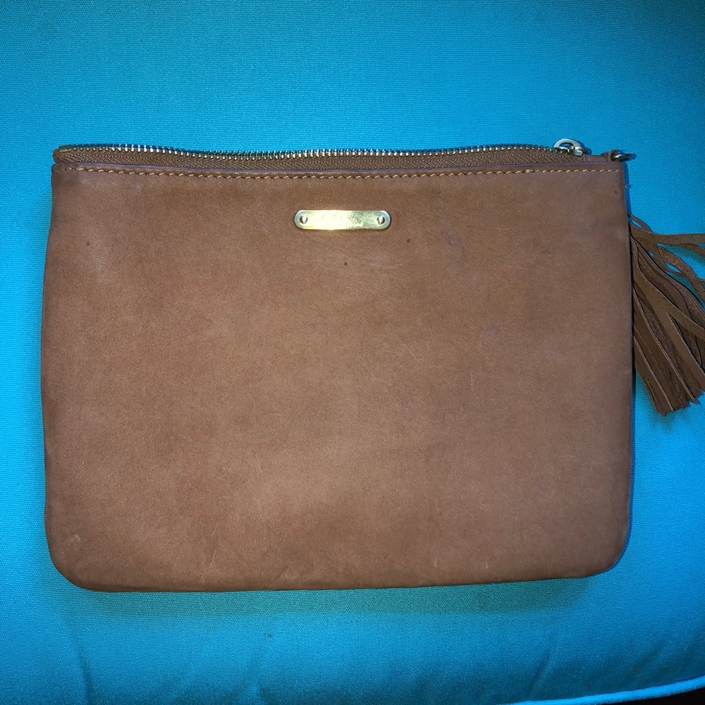 Gigi New York clutch with detachable chain